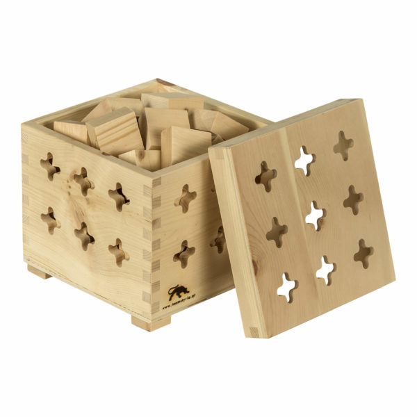 Kiste aus Zirbenholz in hochwertigem Design mit darin liegenden Zirbenblöcken für einen aromatisierten Duft